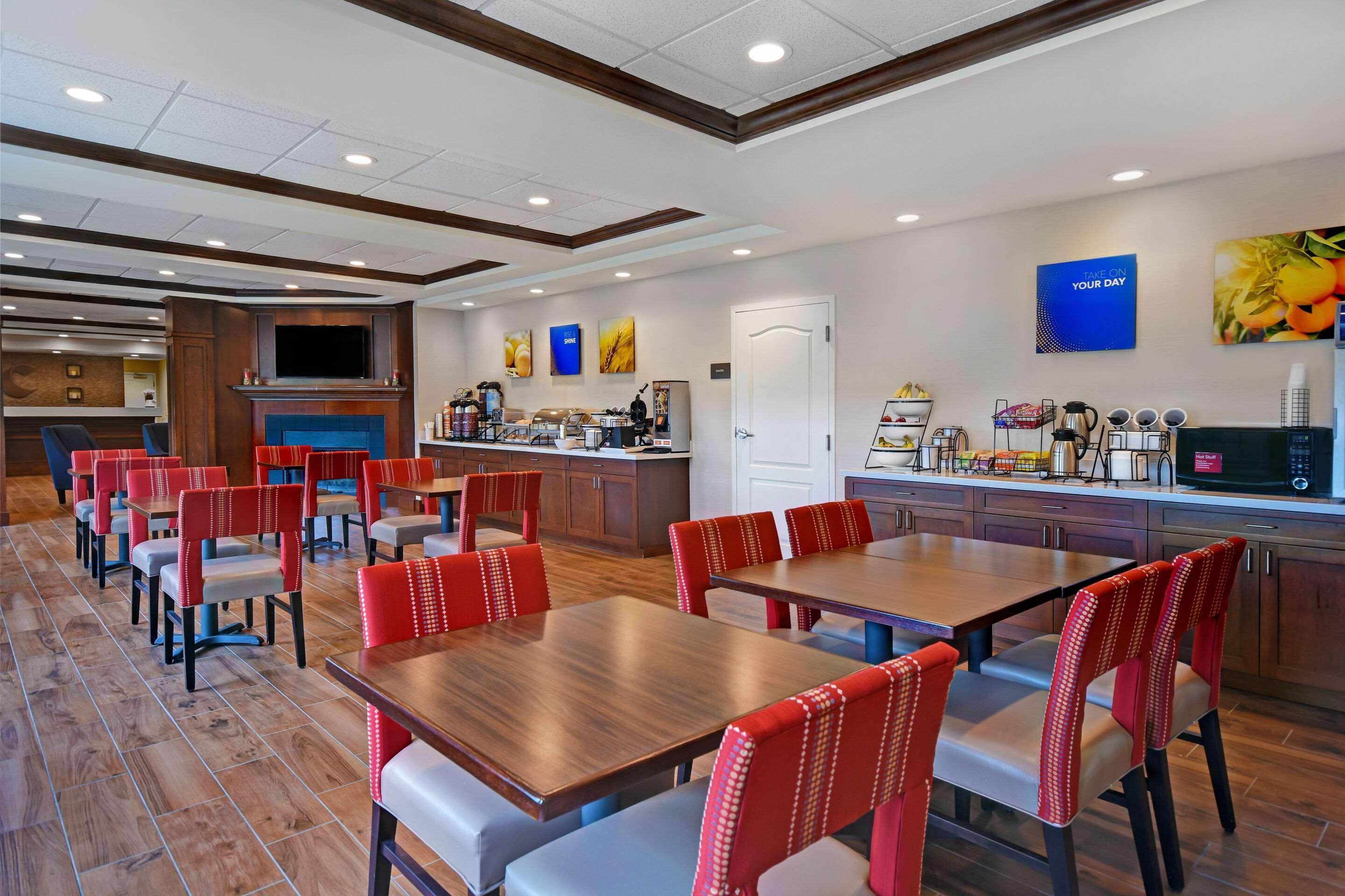 Comfort Inn & Suites Wilton Extérieur photo