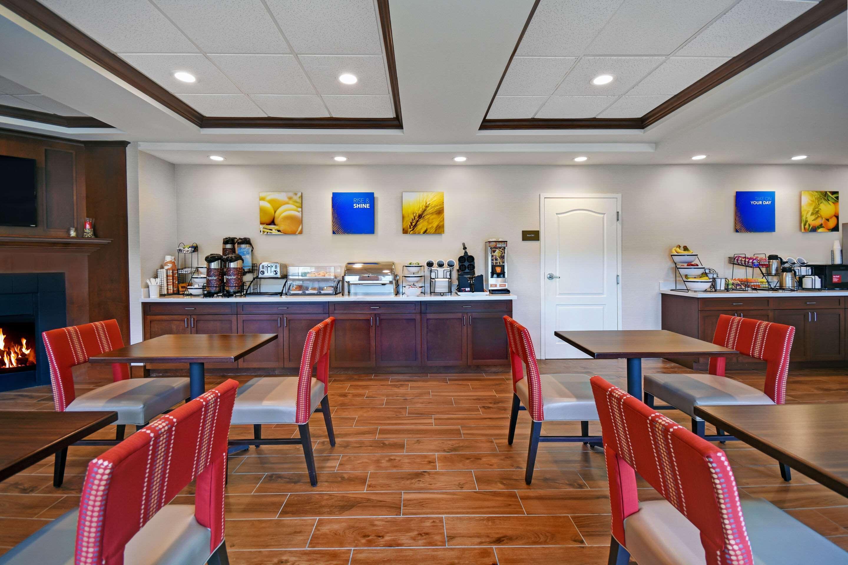 Comfort Inn & Suites Wilton Extérieur photo